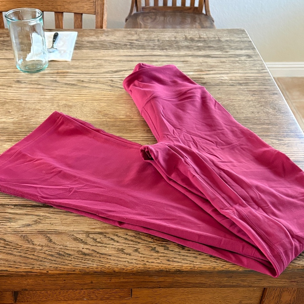 Lululemon legging.